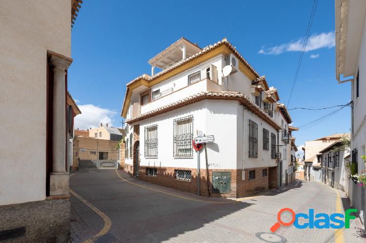 Atención inversores!!!! Edificio céntrico en la Zubia