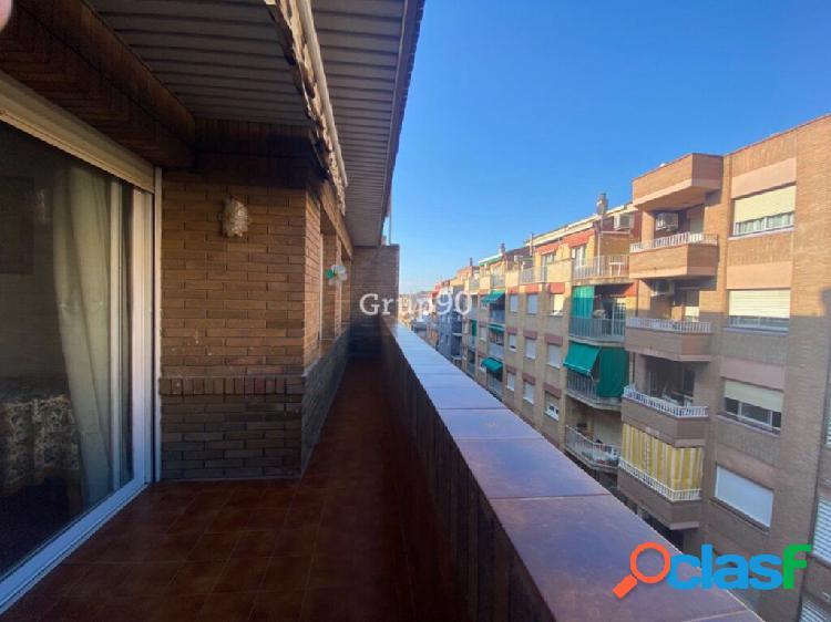 Luminoso piso con terraza en el centro de Lleida