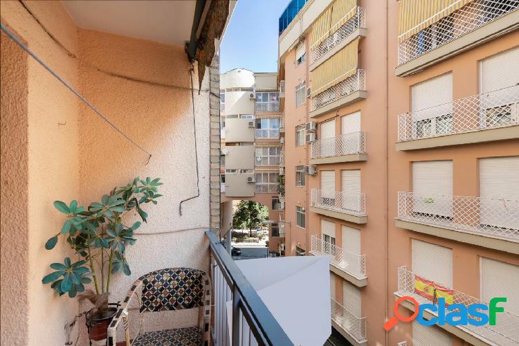 Magnifico piso céntrico de 4 habitaciones junto el Palacio