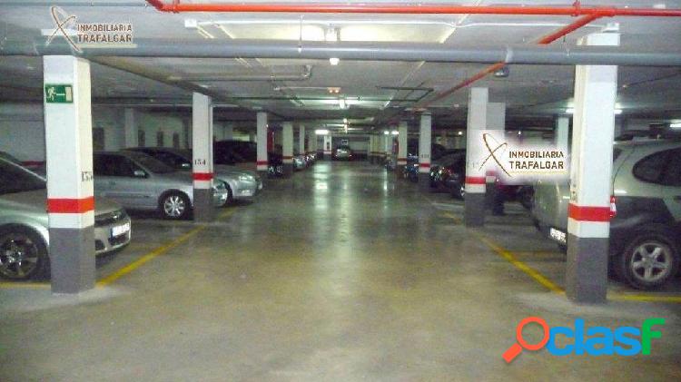 Plaza de garaje amplia y fácil de aparcar!!