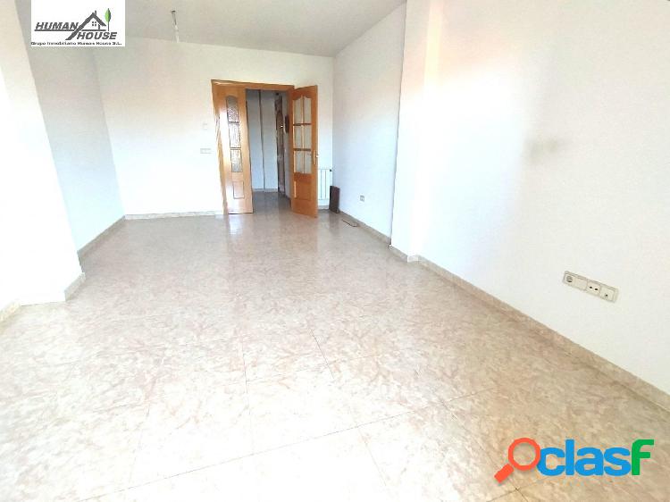 Se vende piso seminuevo en urbanización cerrada