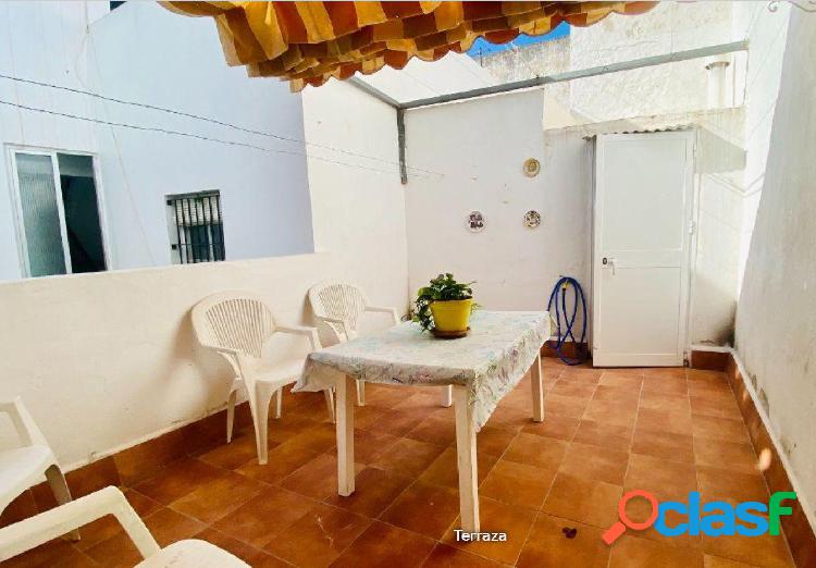 Vivienda de tres dormitorios en Casco Histórico con terraza
