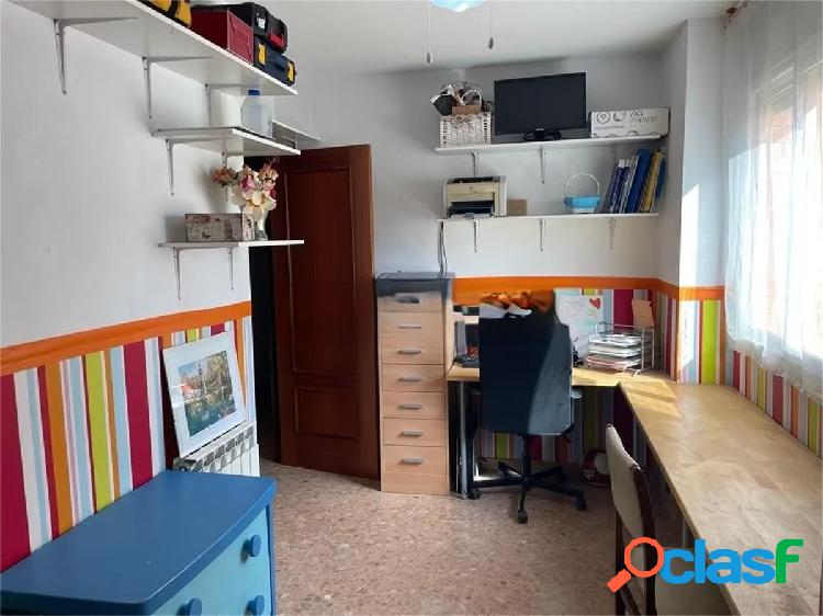 AMPLIO PISO DE 130M2, 4 HABITA Y 2 BAÑOS