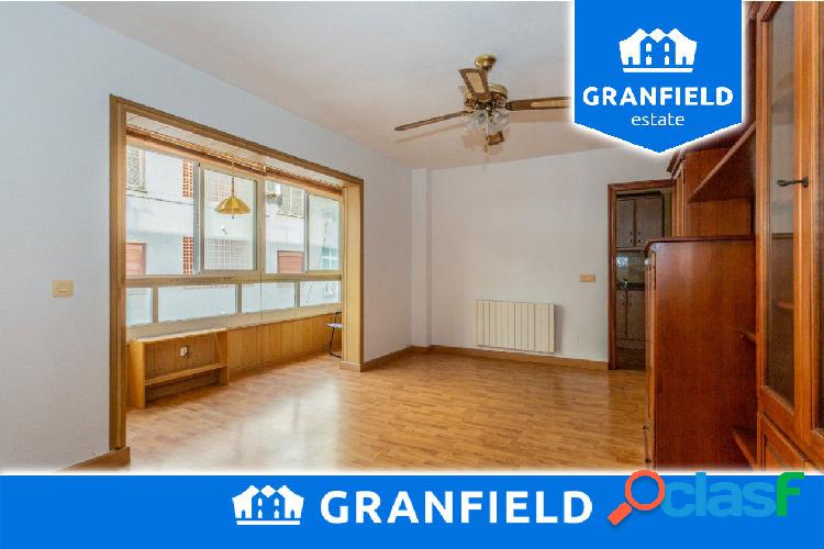 Apartamento de 2 dormitorios a tan solo 100 metros de la