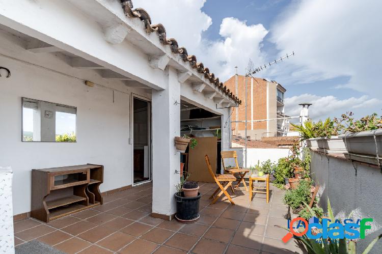 Casa de pueblo con terraza y vistas