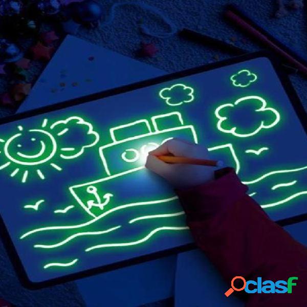 Dibujar con tableta de juguete Light-Fun y en desarrollo DIY
