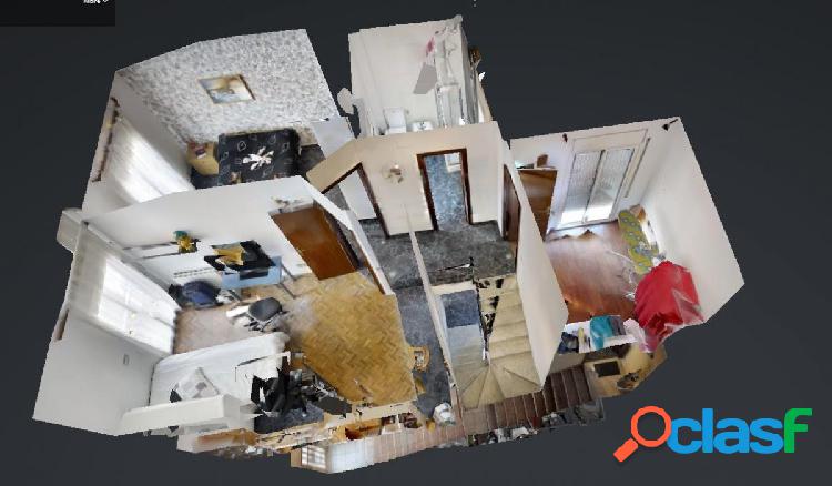 En el centro, casa en venta de 3 habitaciones dobles y