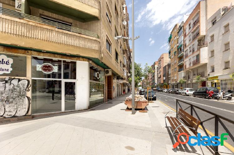 LOCAL CON FANTÁSTICA UBICACIÓN