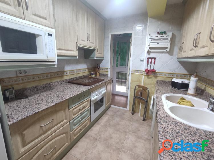 VIVIENDA TOTALMENTE REFORMADA DE 3 DORMITORIOS, SALÓN CON