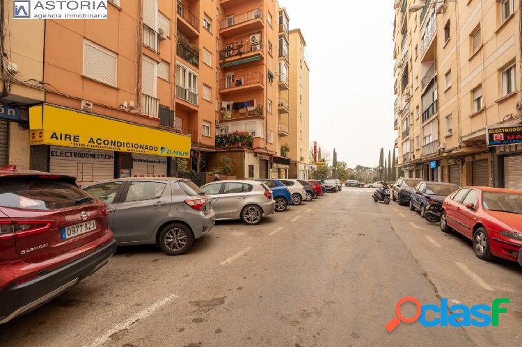 A LA VENTA LOCAL COMERCIAL EN GRANADA