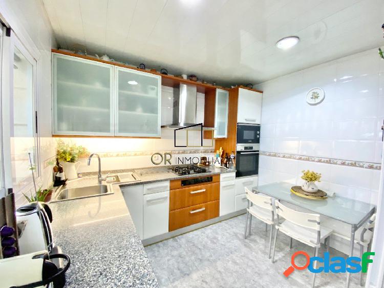 Bonita casa, 4 hab, 2 baños, jardín con barbacoa
