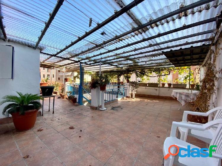CASA CON PATIO Y TERRAZA EN LA CREU DE BARBERÀ