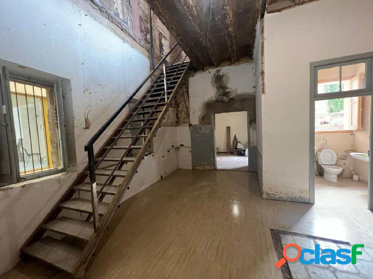 CASA EN ZONA ALTA DE BARCELONA CON TERRAZA Y JARDIN