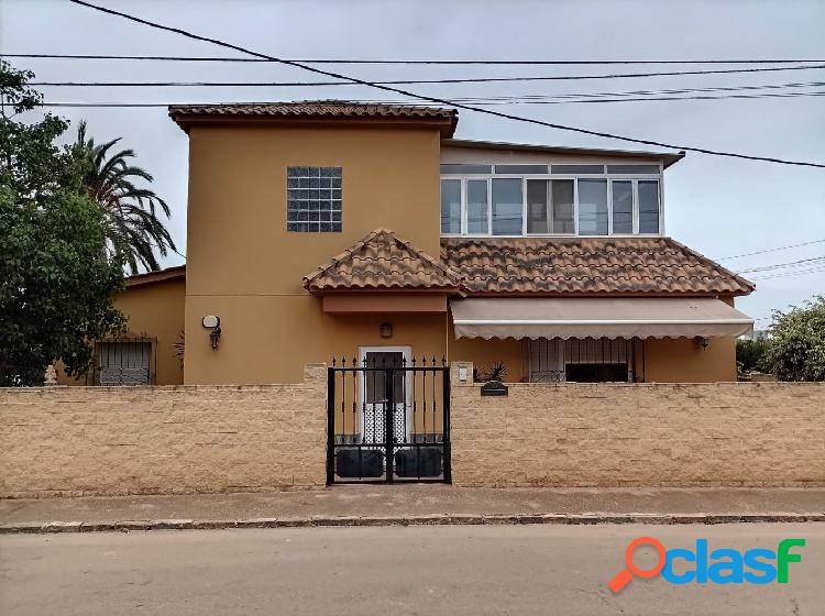 Casa con parcela en venta en Cartagena, zona El Carmolí