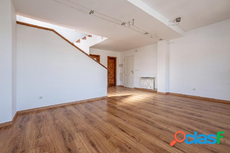 Chalet independiente en Jun