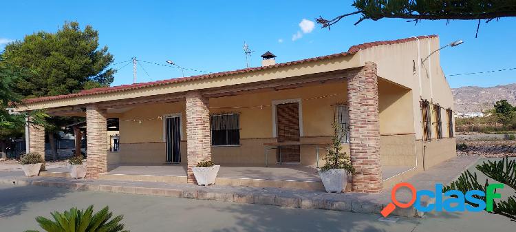 MAGNÍFICO CHALET EN VENTA EN CREVILLENTE