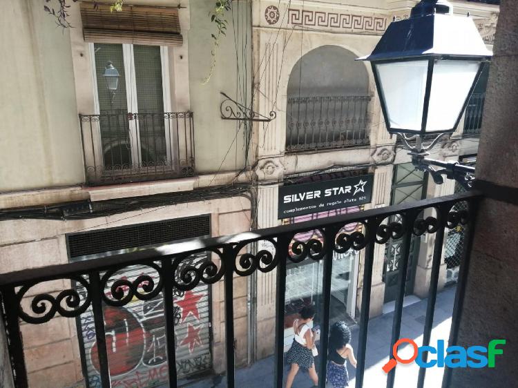 Piso en venta calle Comtal