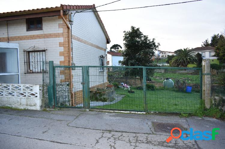 Venta de casa con terreno en Igollo