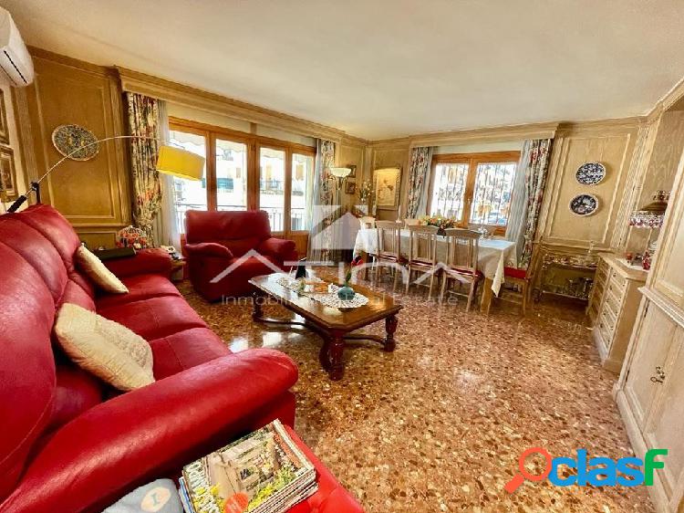 Amplio apartamento de 4 dormitorios junto al centro