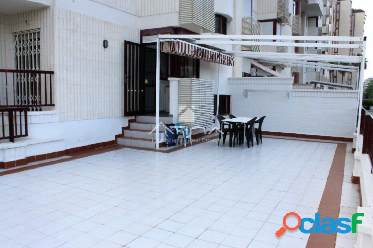 Apartamento con terraza de 40m2 situado en la playa de