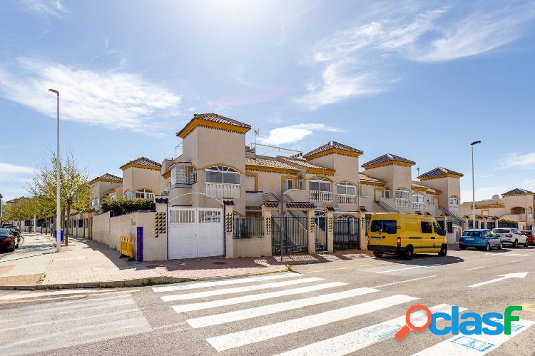 BUNGALOW PLANTA ALTA EN PUEBLO CENTRO