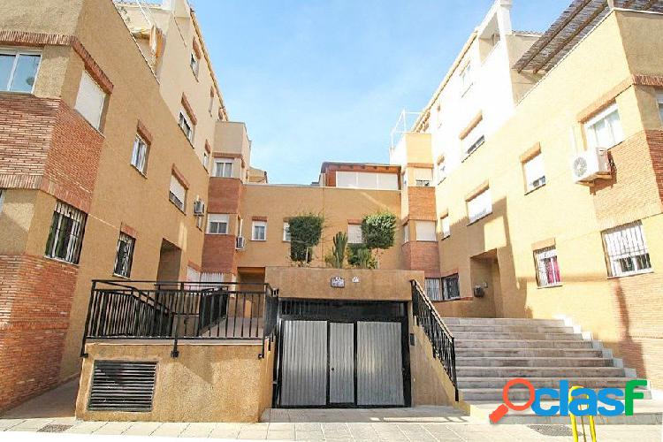 Bonito piso de 2 dormitorios, con calefacción y plaza de