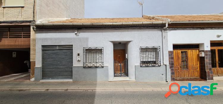 Casa con 4 dorm y patio en El Palmar