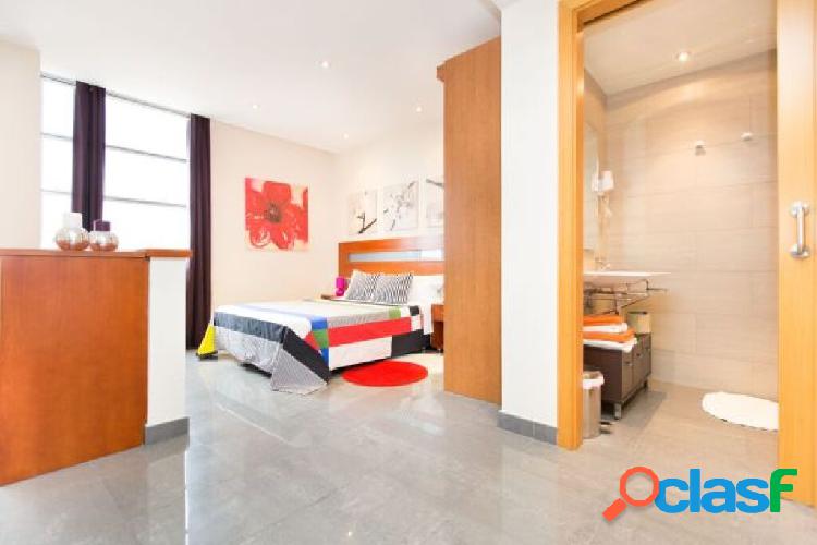 Comodo estudio situado en pleno centro de Barcelona-