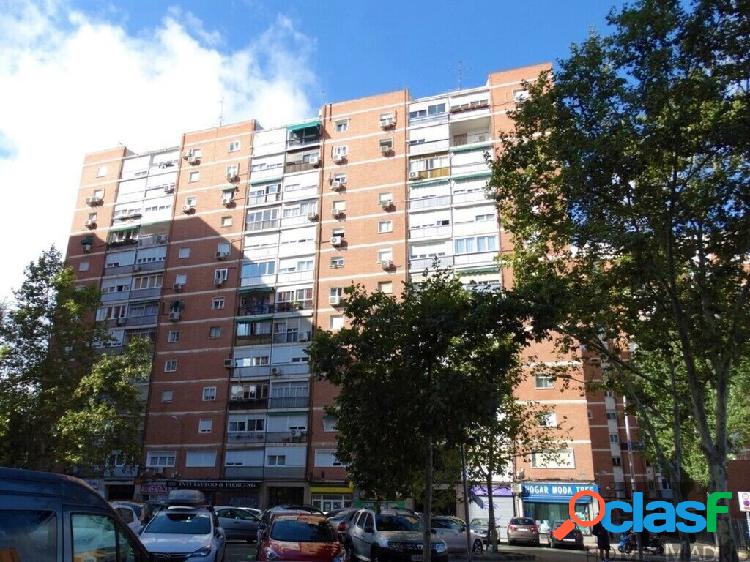 ESTUDIO HOME MADRID OFRECE piso de 65 m construidos, según