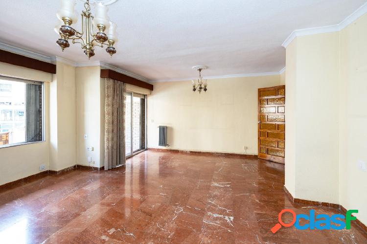 Estupendo piso con plaza de garaje en la mejor zona de