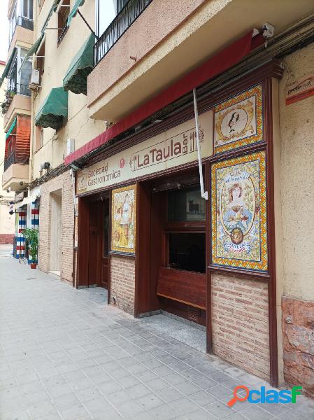 Local Comercial.- Cervecería Restaurante