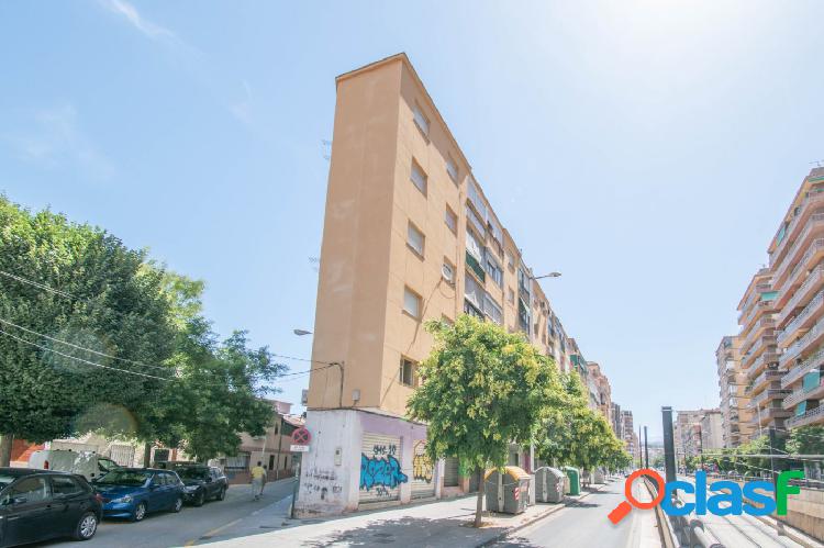 MAGNIFICO PISO PARA INVENTIR EN EL ZAIDIN, UNA DE LAS ZONAS