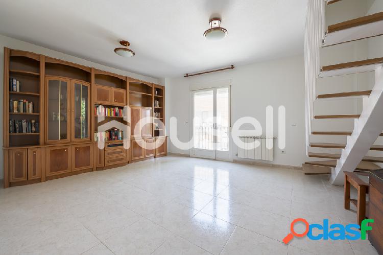 Piso dúplex en venta de 81 m² en Calle Serracines, 28816