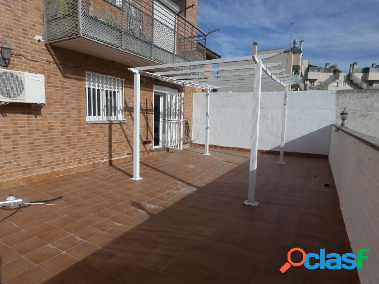 Piso semi-amueblado con terraza en calle San Andrés de