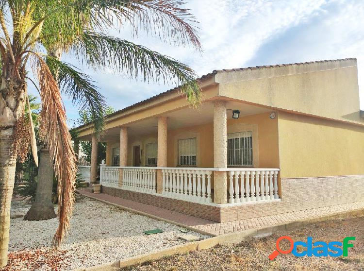 SE VENDE CHALET EN ZARANDONA