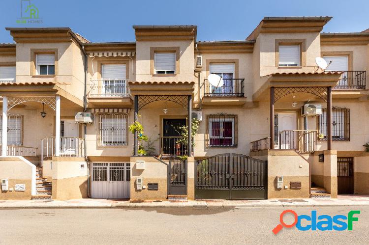 VENTA DE CASA ADOSADA EN MARACENA - GRANADA(ZONA MERCADONA)