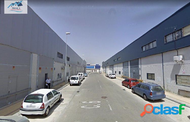 Venta nave industrial en Alcalá de Guadaira
