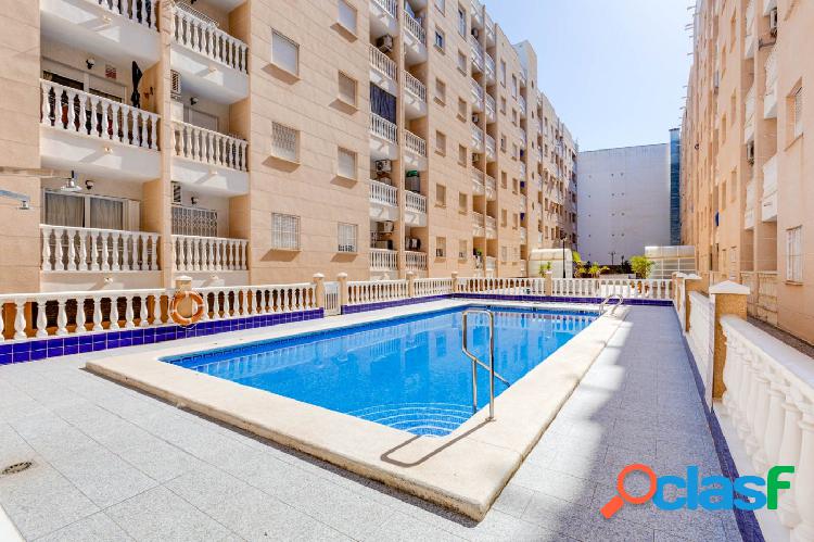 APARTAMENTO DE 2 DORMITORIOS CON TERRAZA Y PISCINA