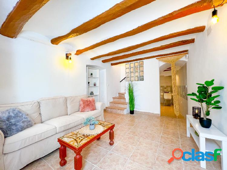CASA DE PUEBLO TOTALMENTE ACTUALIZADA A 1' DE LA PLAZA DEL