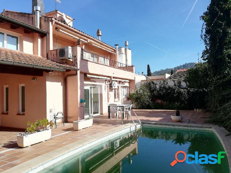 Casa adosada en venta en Baix Llobregat - Torrelles de