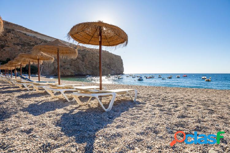 PISO EN CALAHONDA, JUNTO A LA PLAYA