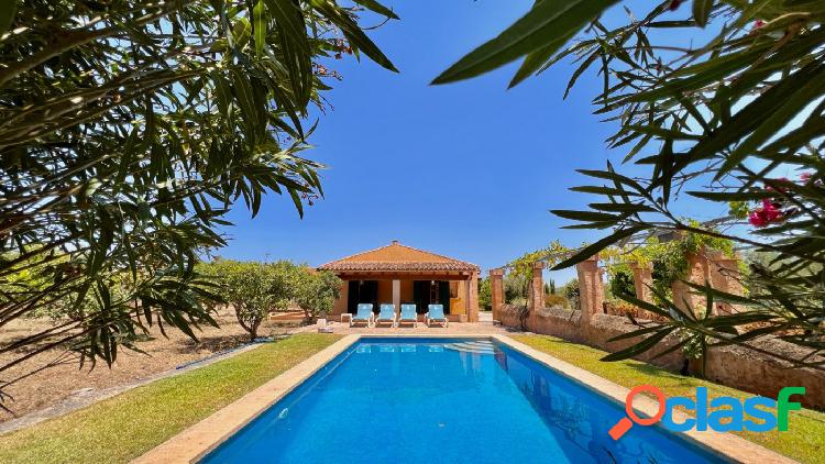 Romántica finca de piedra mallorquina con piscina.