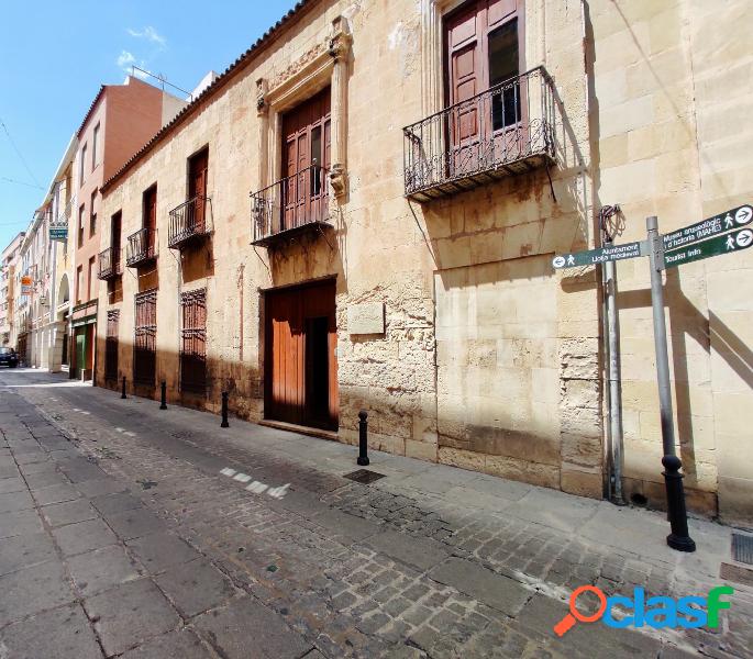 SOLAR URBANO A ESCASOS METROS DE SANTA MARÍA