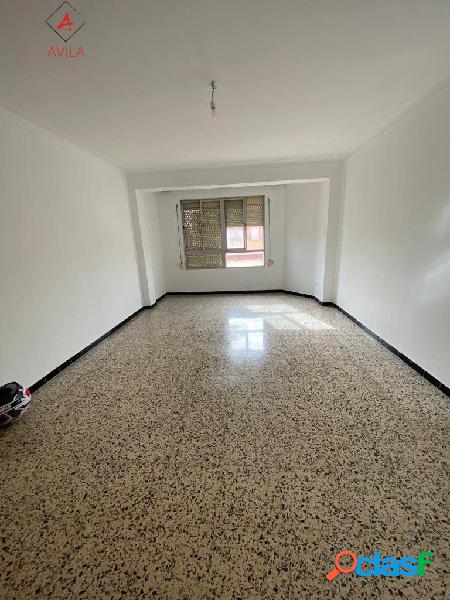 Se vende estupendo piso en Palma zona Pere Garau