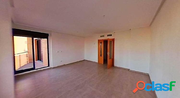 Se vende piso de altas calidades, zona San Blas