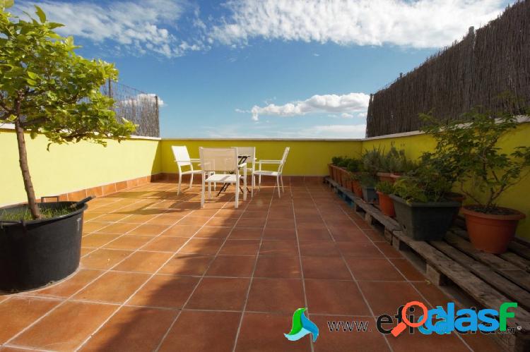 Ático-Dúplex con terraza de 60 m2, balcón, pk y piscina