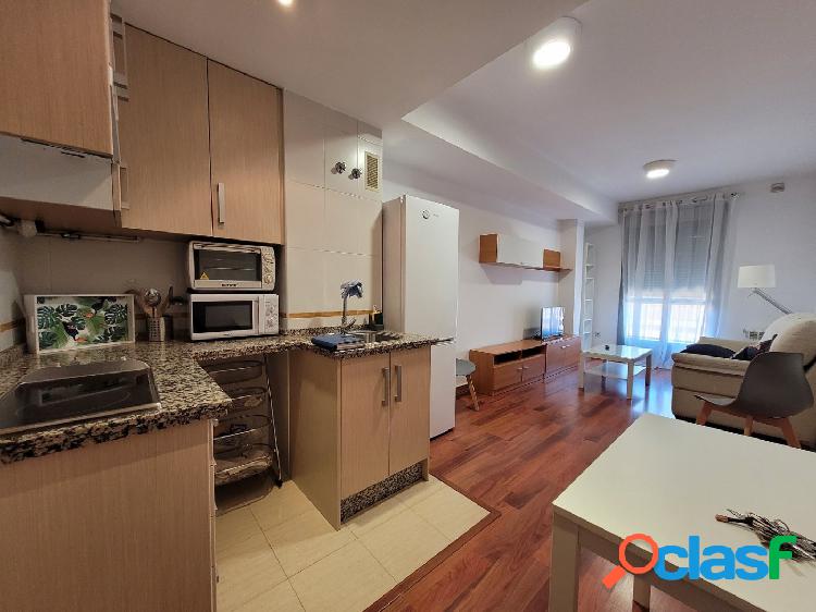 APARTAMENTO AMUEBLADO EN AVENIDA PRINCIPAL