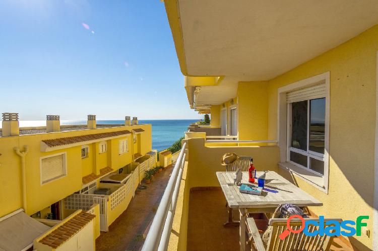 Apartamento con vistas al mar a 50m de la playa en Campoamor
