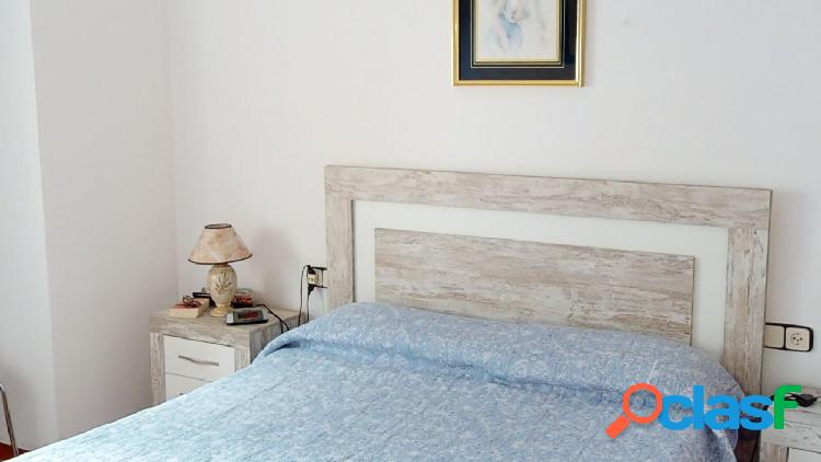 Apartamento de dos dormitorios en el centro de Santa
