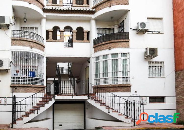 Bonito piso de 2 dormitorios en el centro de Churriana de la